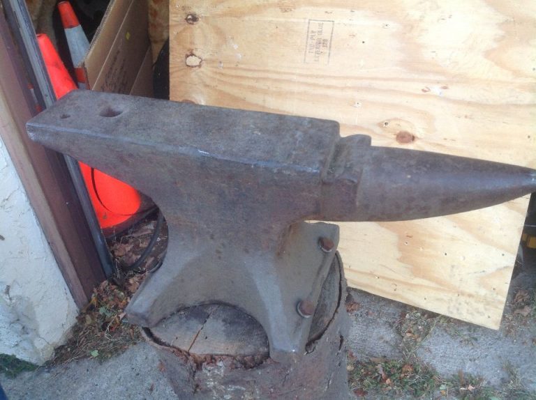 Antique Cast Iron Blacksmith Anvil « Obnoxious Antiques