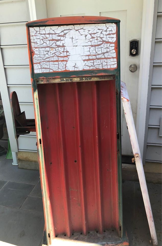 Vintage Sel-Oil Service Station Oil Can Island Display Cabinet