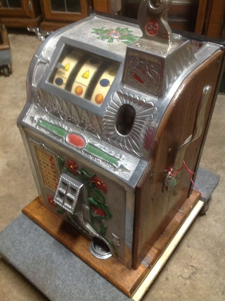 Antique Mills Poinsettia Slot Machine 5 Cent « Obnoxious Antiques